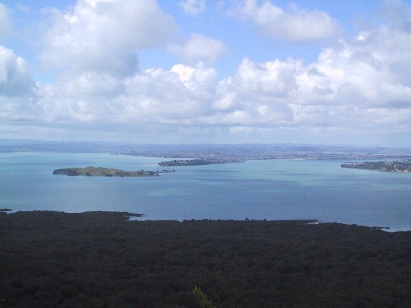 ���̉摜�͎����I�ɐ؂�ւ��܂�...