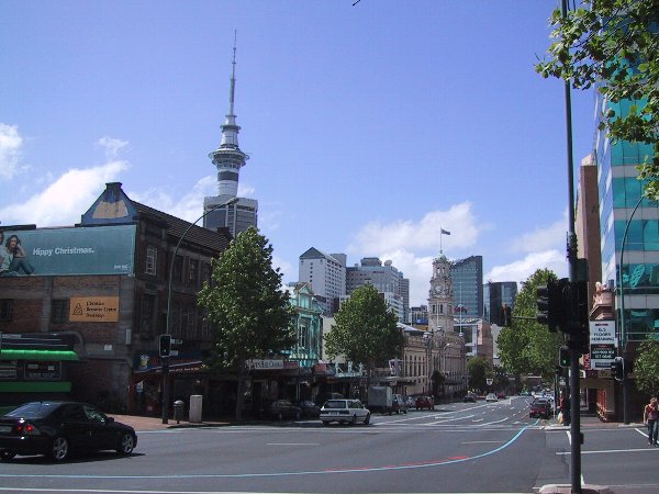 ���̉摜�͎����I�ɐ؂�ւ��܂�...