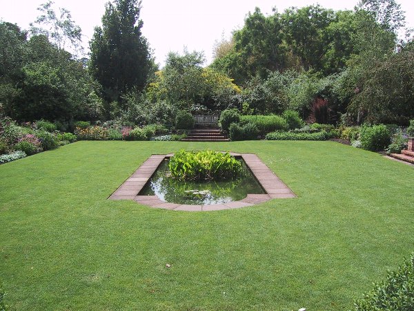 ���̉摜�͎����I�ɐ؂�ւ��܂�...