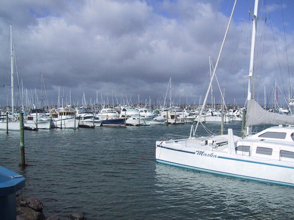 ���̉摜�͎����I�ɐ؂�ւ��܂�...