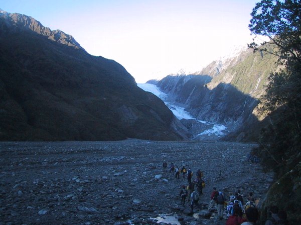 ���̉摜�͎����I�ɐ؂�ւ��܂�...