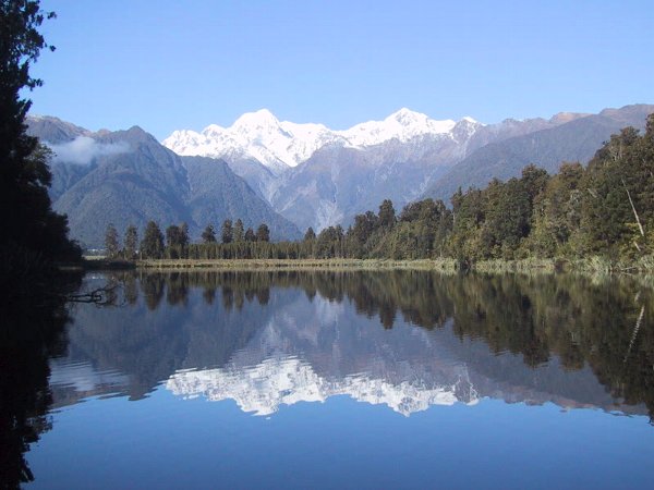 ���̉摜�͎����I�ɐ؂�ւ��܂�...